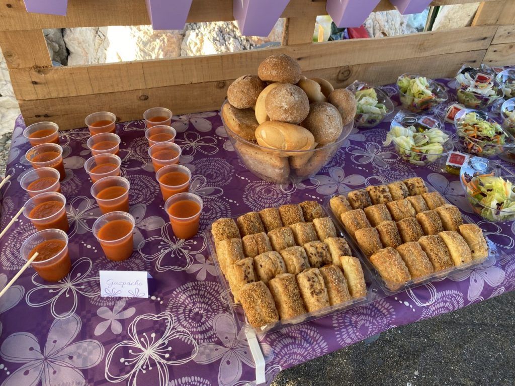 Comida fiesta de verano en la playa