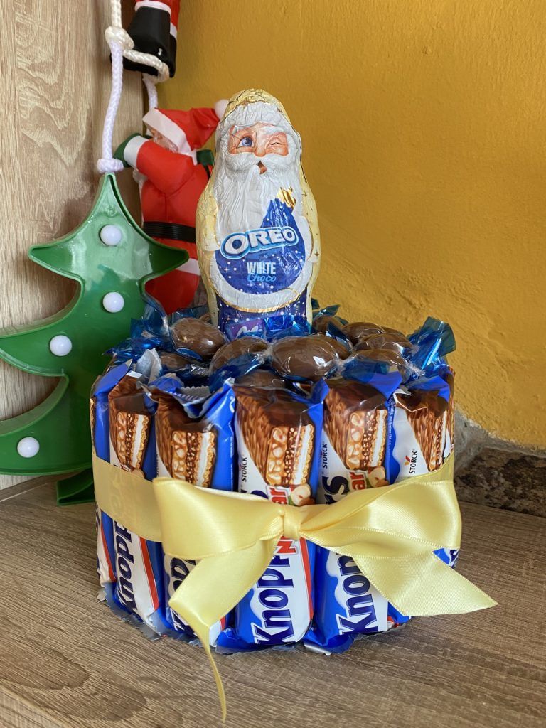 Tarta de chocolates navidad