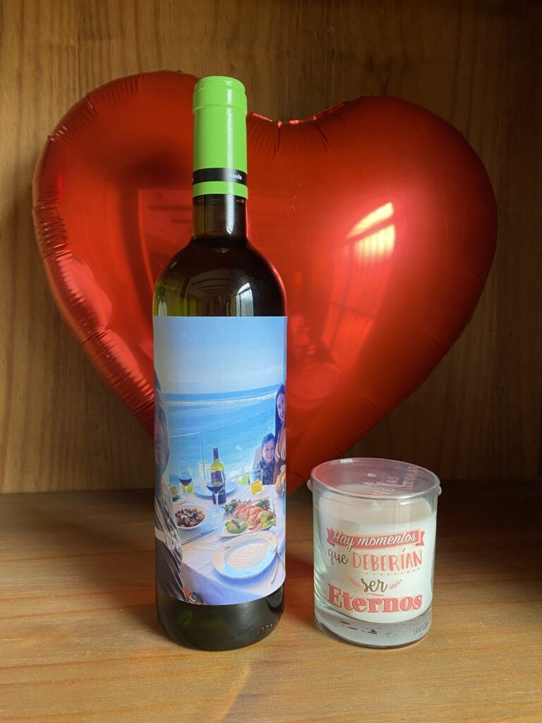 vino personalizado con vela